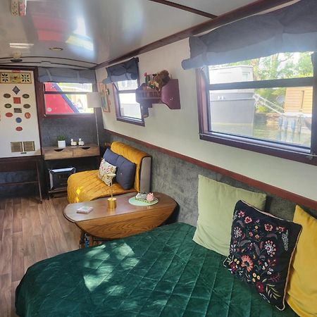 Comfy Canal Boat In Little Venice For Family & Friends Hotel ลอนดอน ภายนอก รูปภาพ
