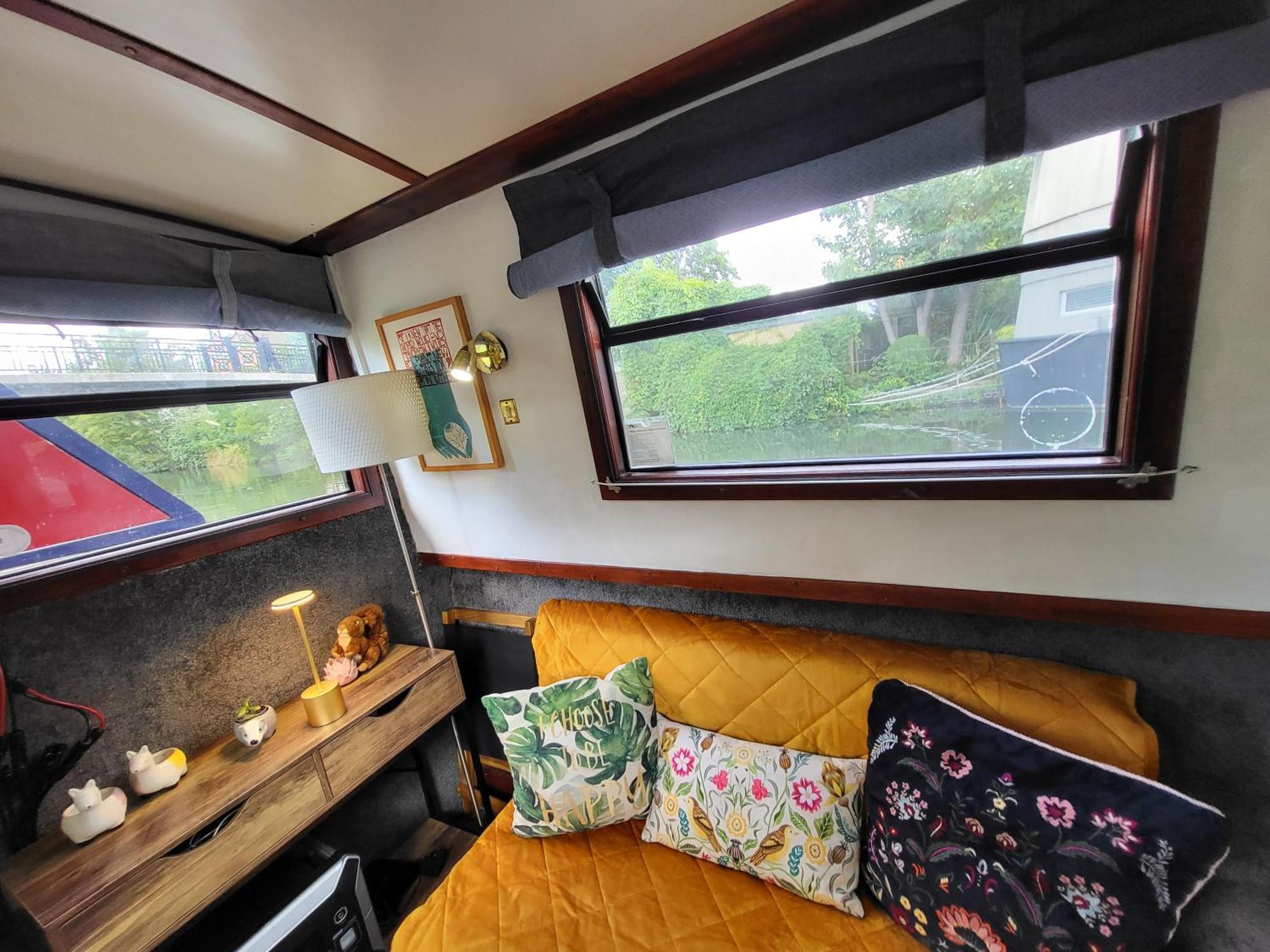 Comfy Canal Boat In Little Venice For Family & Friends Hotel ลอนดอน ภายนอก รูปภาพ