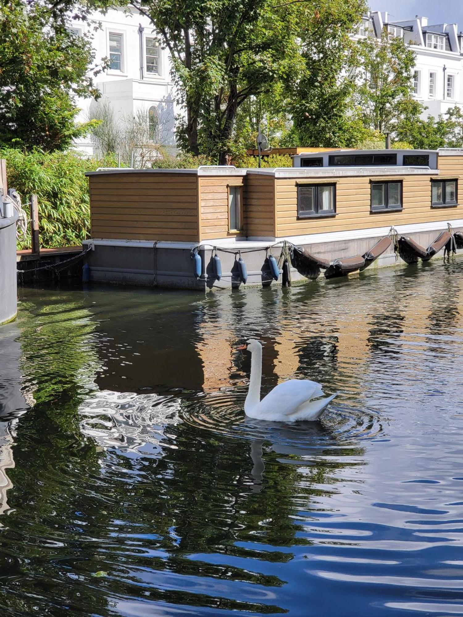 Comfy Canal Boat In Little Venice For Family & Friends Hotel ลอนดอน ภายนอก รูปภาพ